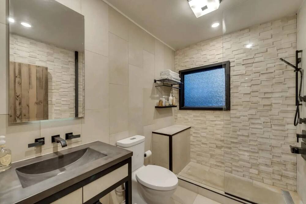 Photo of Bathroom in Preston Hollow