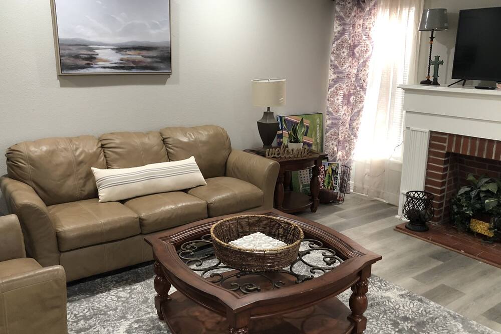 Photo of Livingroom in Kilgore