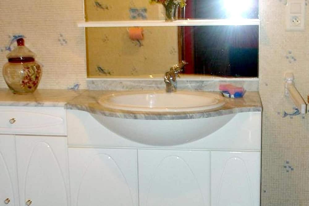 Photo of Bathroom in La Taillee