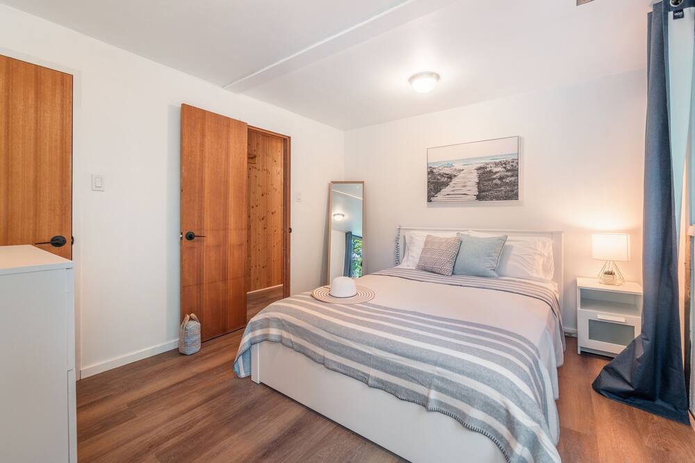 Photo of Bedroom in Wymbolwood Beach