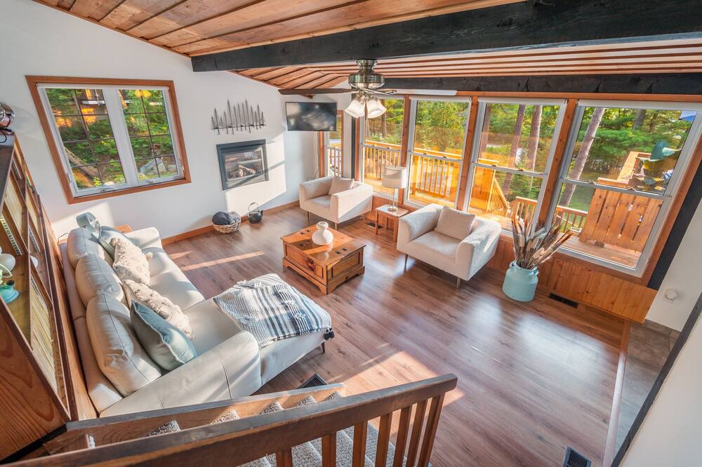 Photo of Livingroom in Wymbolwood Beach
