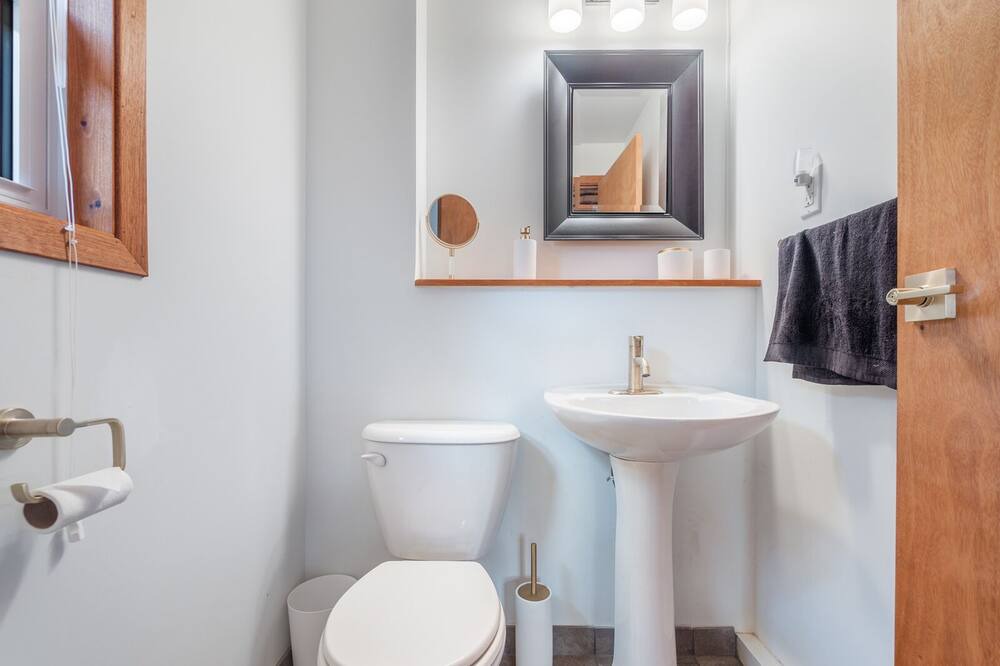 Photo of Bathroom in Wymbolwood Beach
