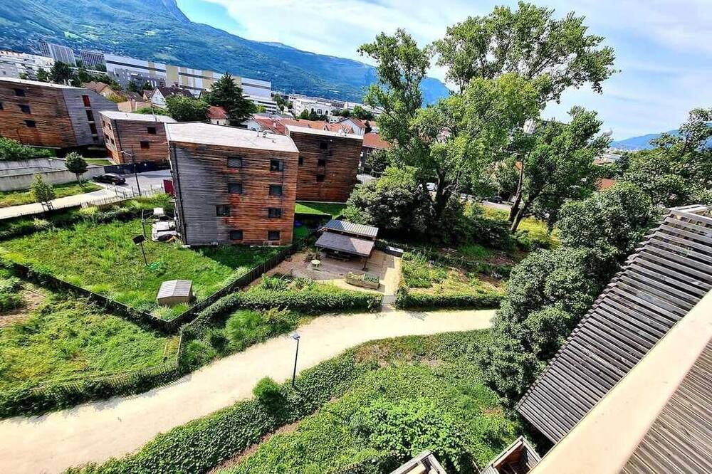Photo of Outdoor in Quartier Villeneuve - Village-Olympique