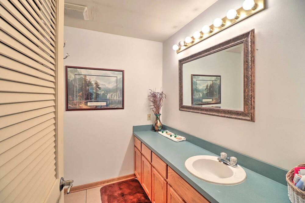 Photo of Bathroom in Greers Ferry