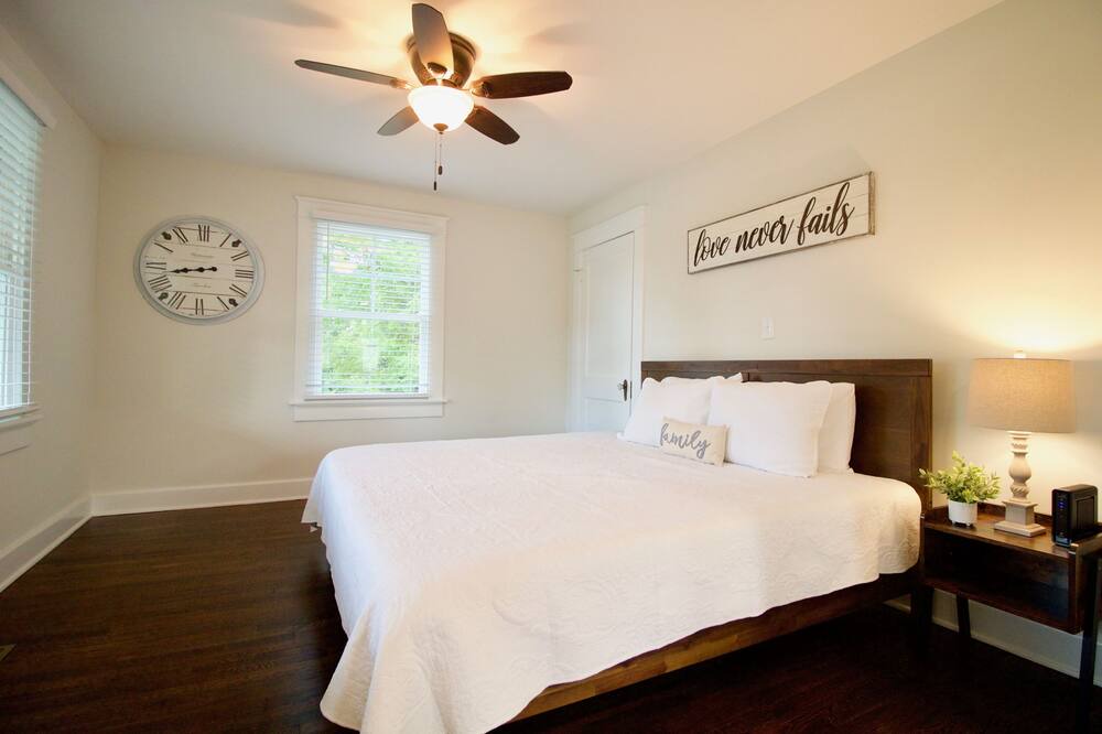 Photo of Bedroom in Lynchburg