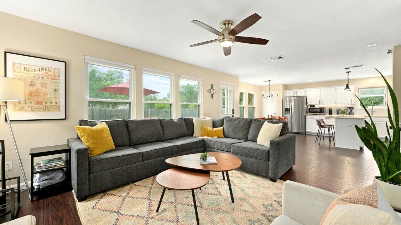 Photo of Livingroom in Pflugerville