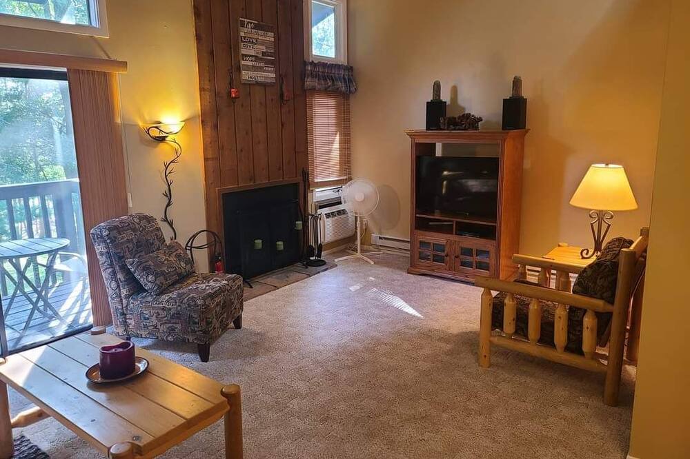 Photo of Livingroom in Lyndon Station