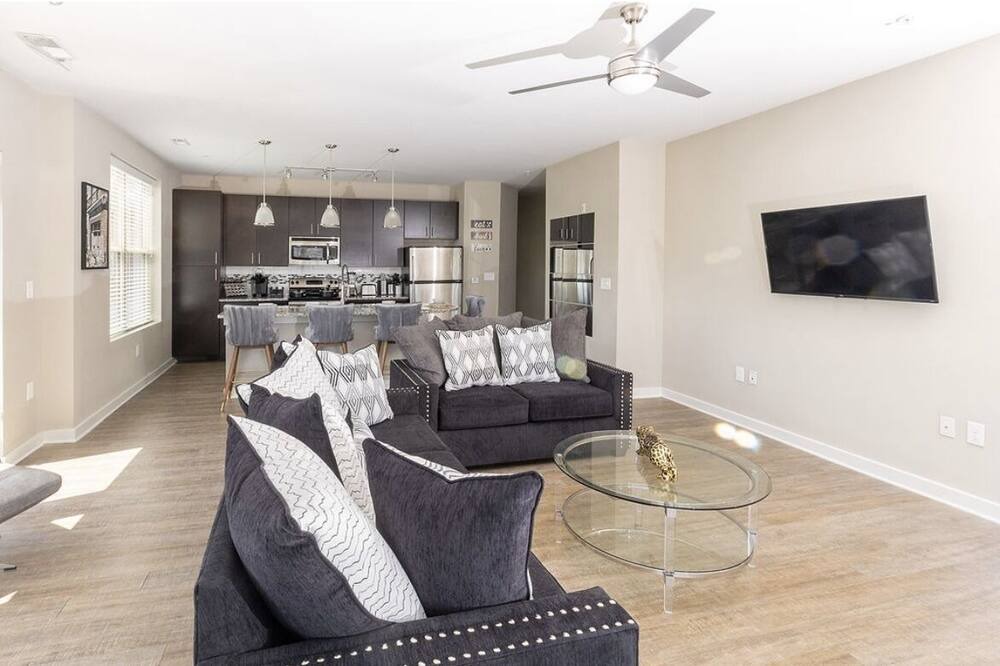 Photo of Livingroom in Downtown