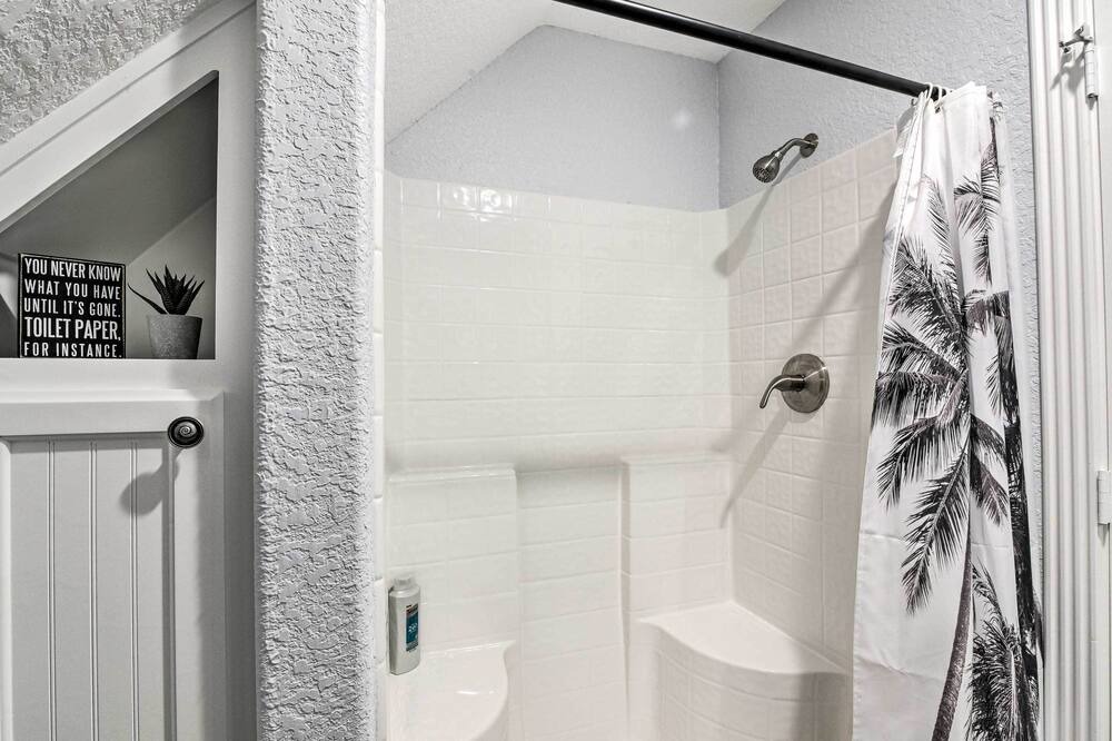 Photo of Bathroom in Surfside Beach
