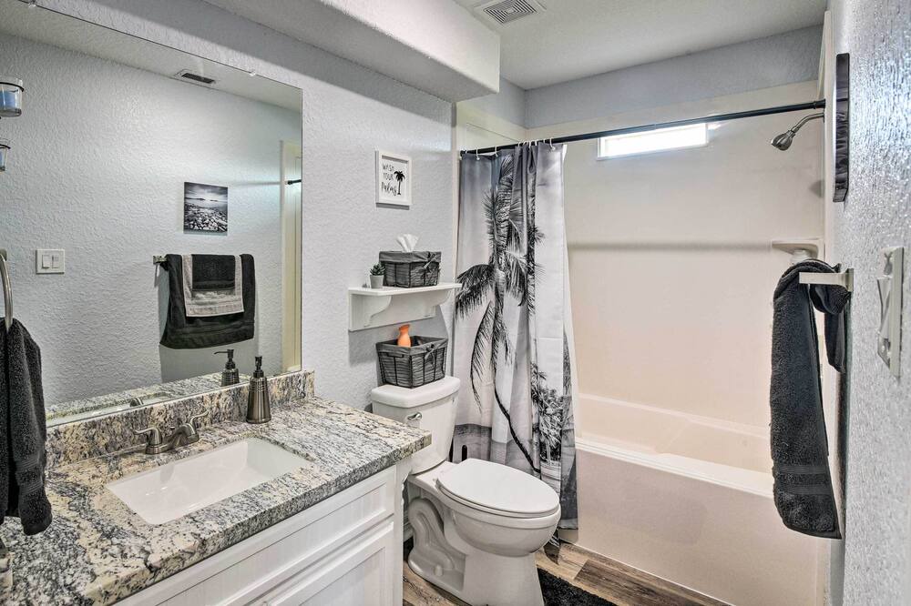 Photo of Bathroom in Surfside Beach