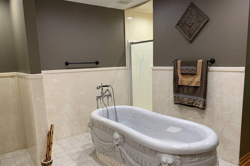 Photo of Bathroom in Joplin