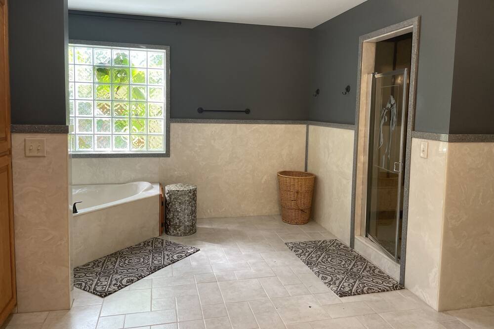 Photo of Bathroom in Joplin