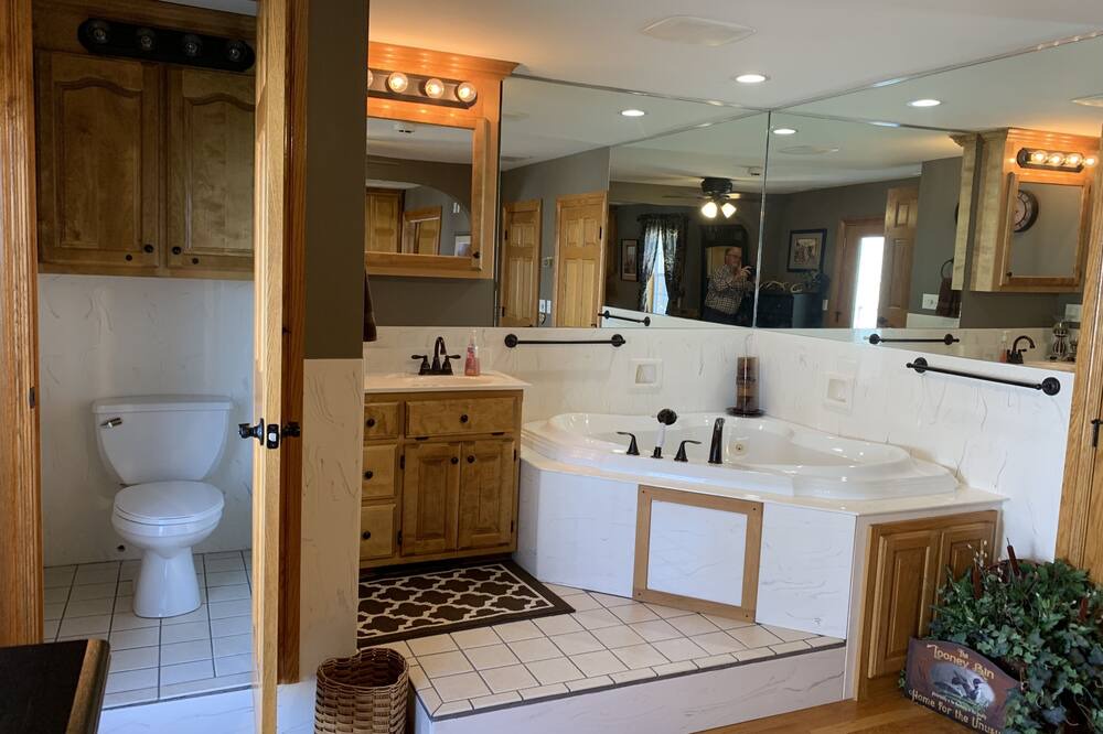 Photo of Bathroom in Joplin