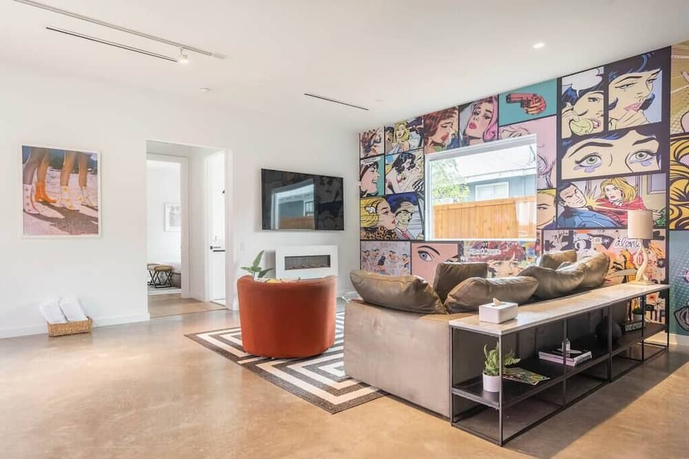 Photo of Livingroom in Knox - Henderson