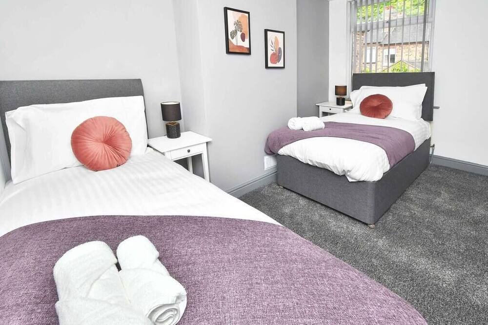 Photo of Bedroom in Newcastle-Under-Lyme