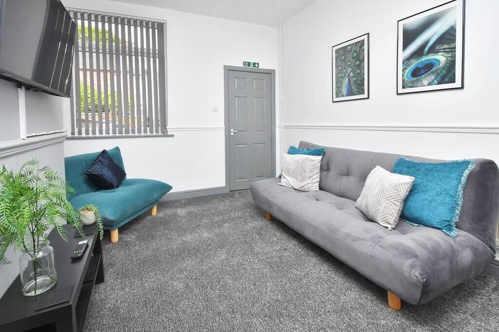 Photo of Livingroom in Newcastle-Under-Lyme