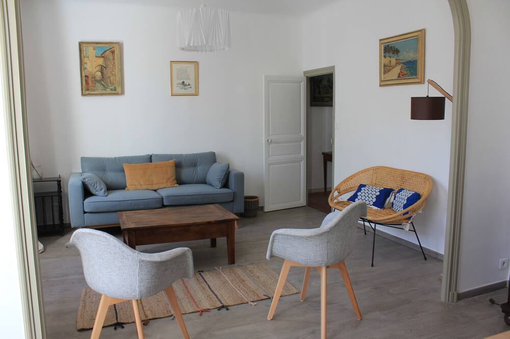 Photo of Livingroom in Saint-Maximin-la-Sainte-Baume