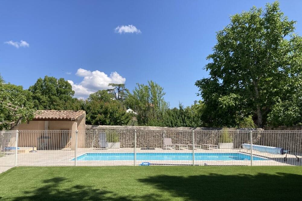 Photo of Outdoor in Saint-Maximin-la-Sainte-Baume