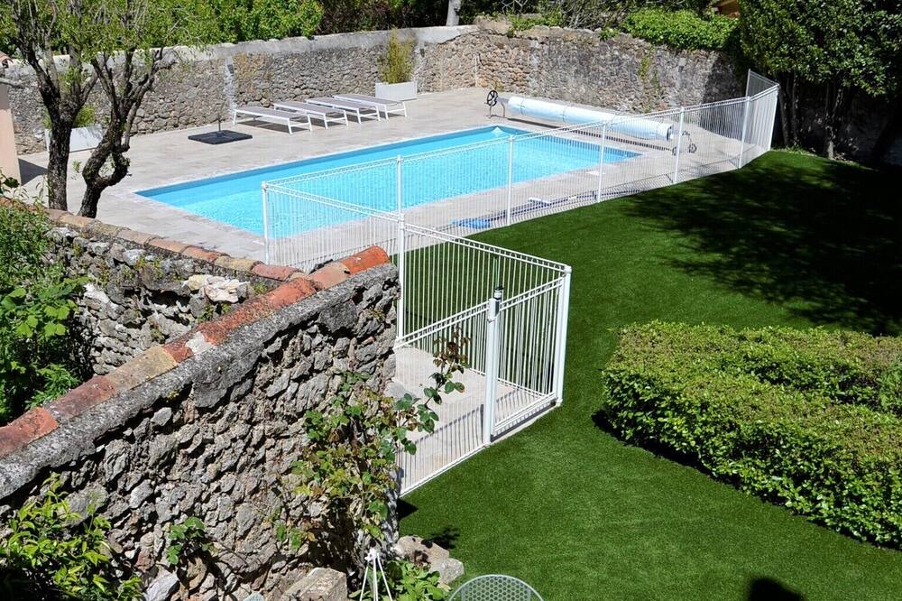 Photo of Outdoor in Saint-Maximin-la-Sainte-Baume