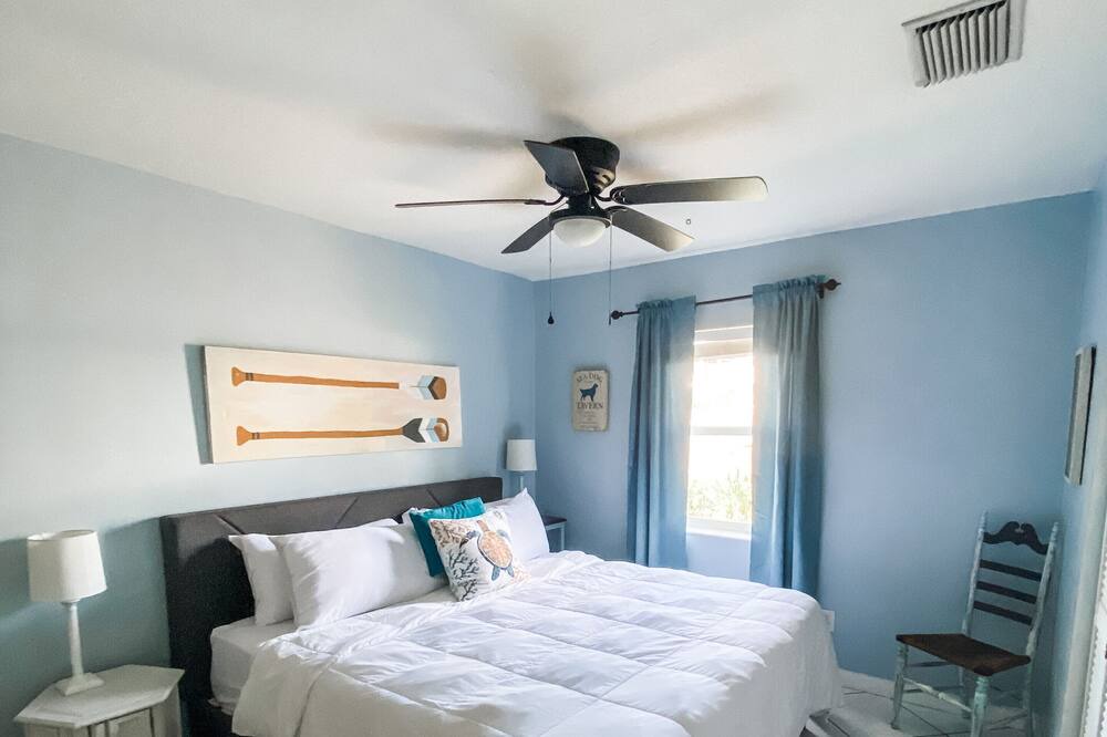 Photo of Bedroom in Tropic