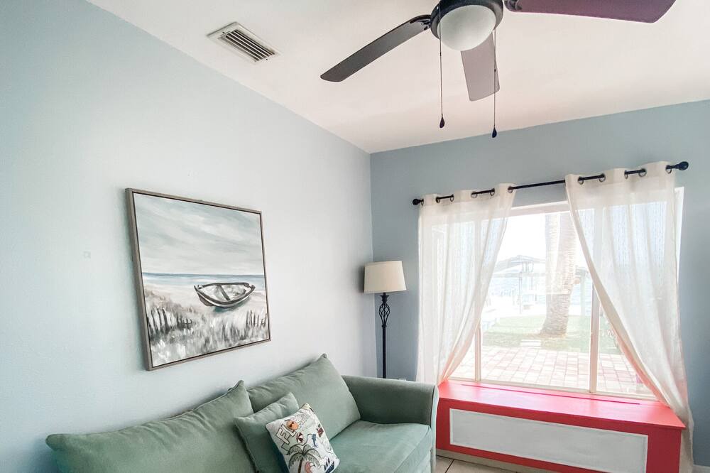 Photo of Livingroom in Tropic