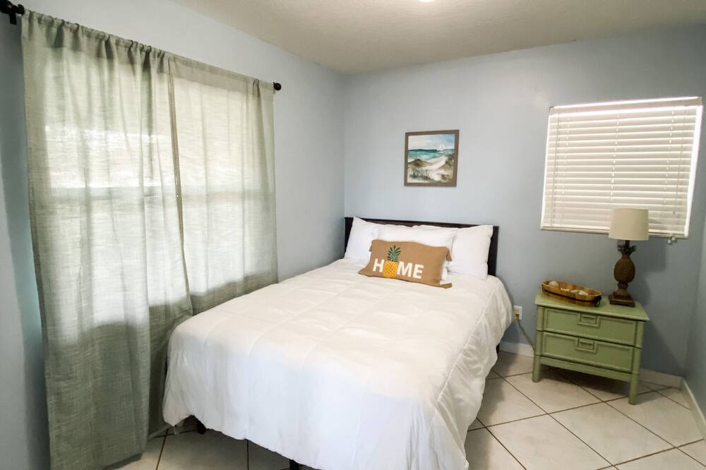 Photo of Bedroom in Tropic