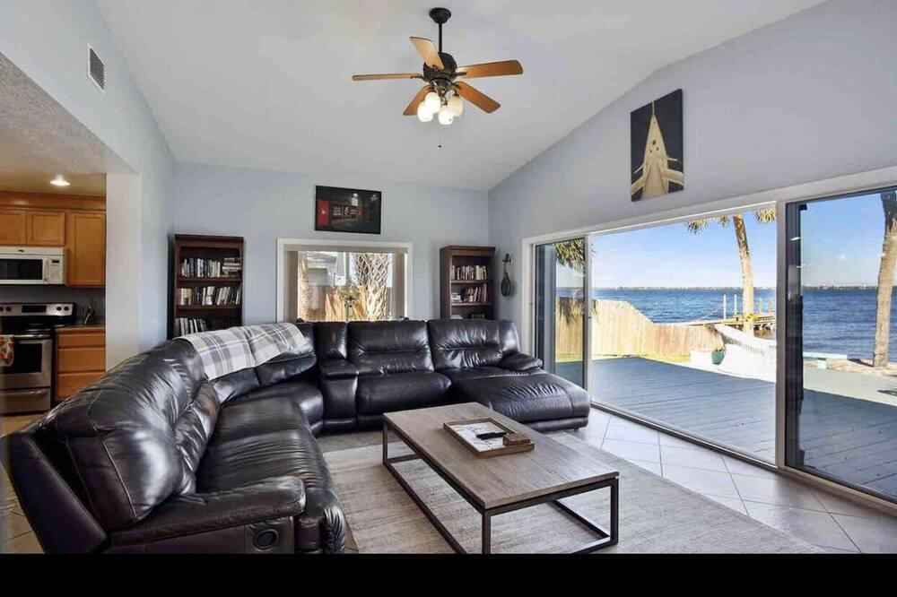 Photo of Livingroom in Tropic