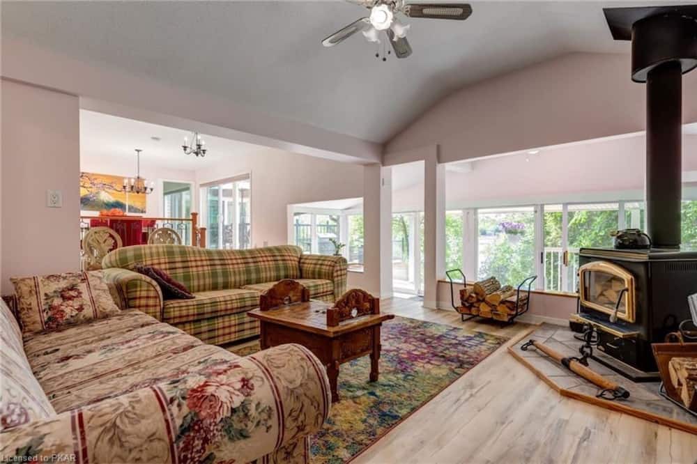Photo of Livingroom in Hastings