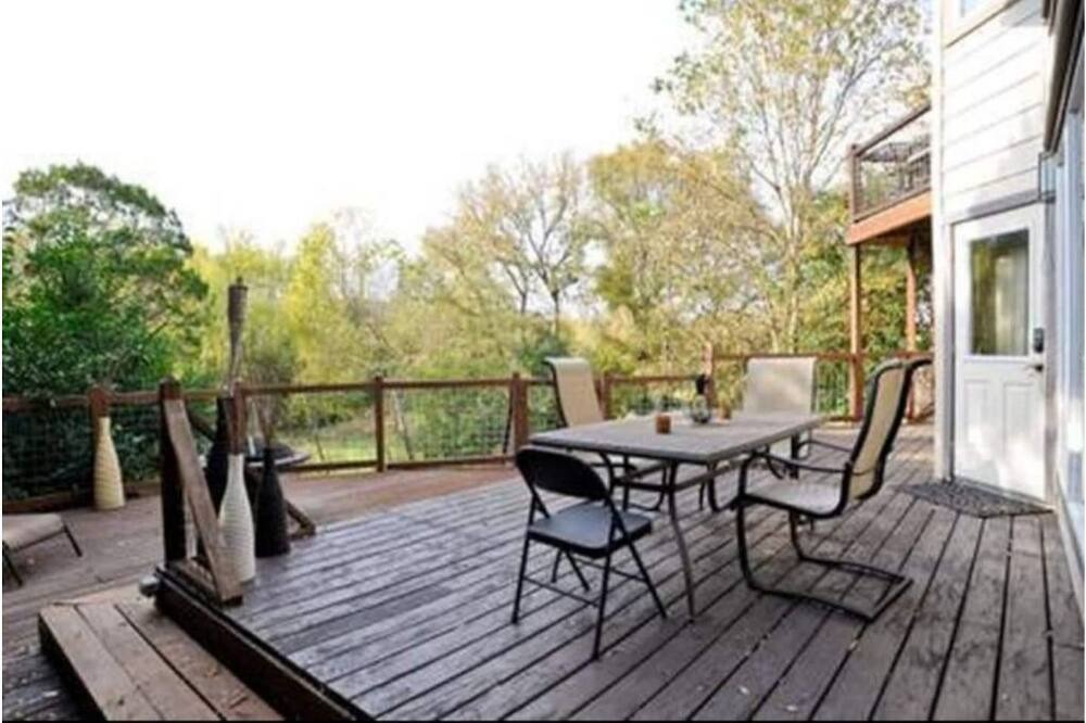 Photo of Patio Balcony in Parker Lane