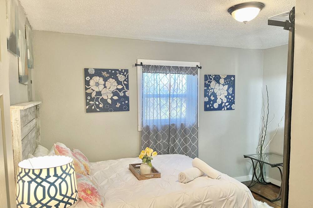 Photo of Bedroom in Central Oklahoma City