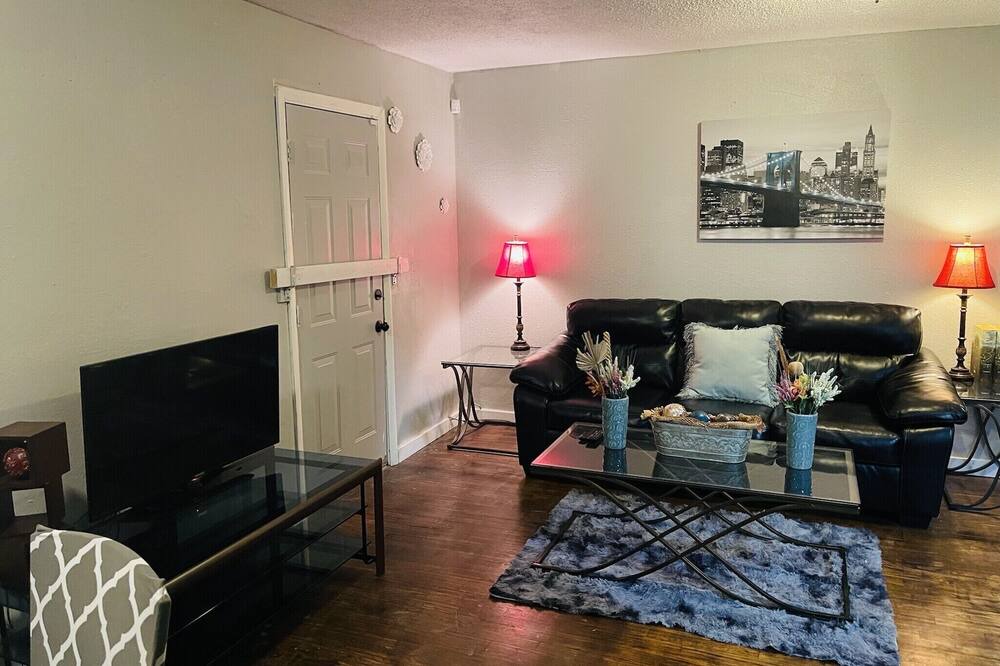 Photo of Livingroom in Central Oklahoma City