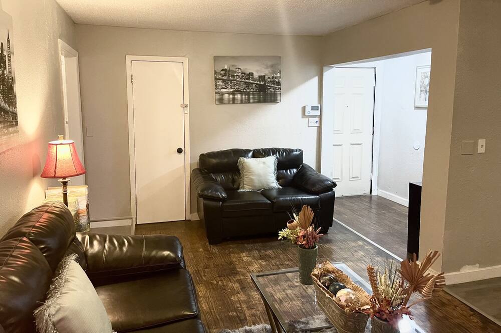 Photo of Livingroom in Central Oklahoma City
