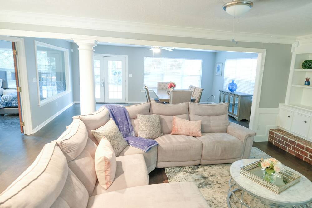 Photo of Livingroom in FM 1960