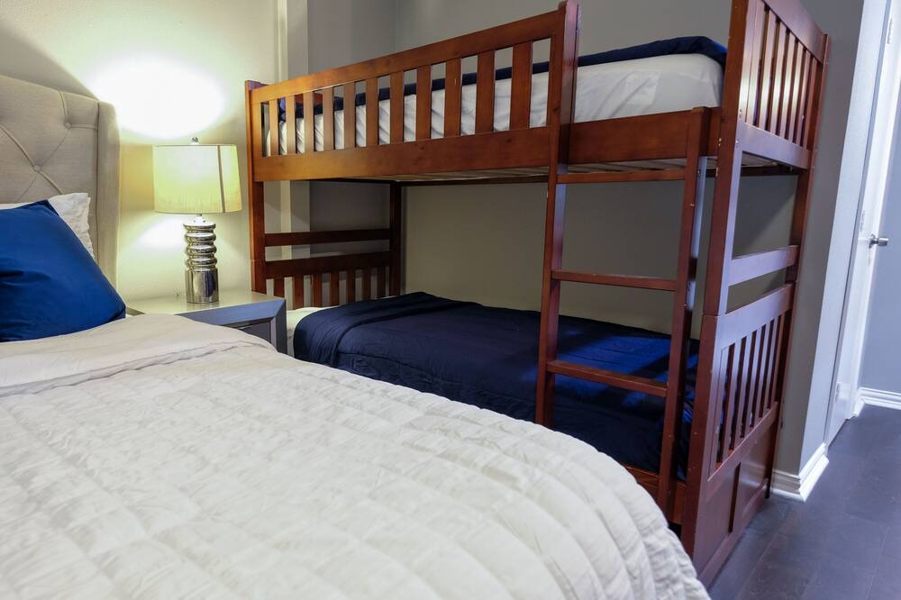 Photo of Bedroom in FM 1960