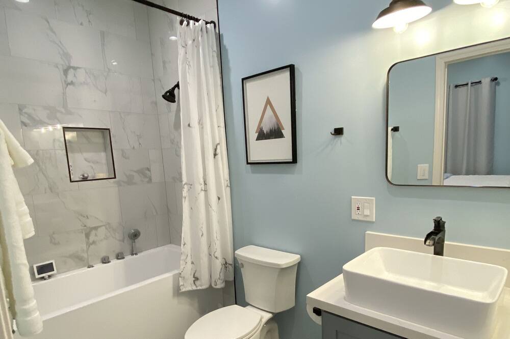 Photo of Bathroom in Wrightwood