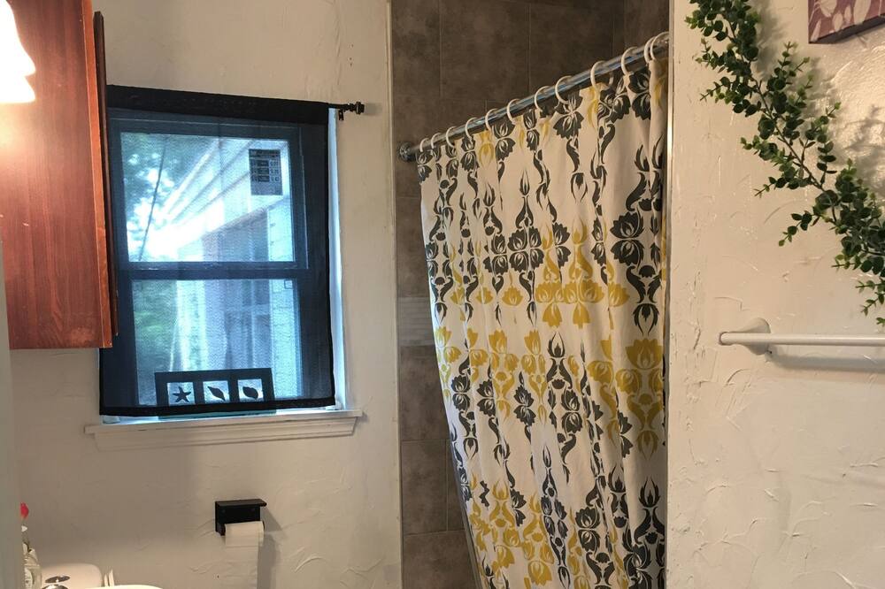Photo of Bathroom in Central Oklahoma City