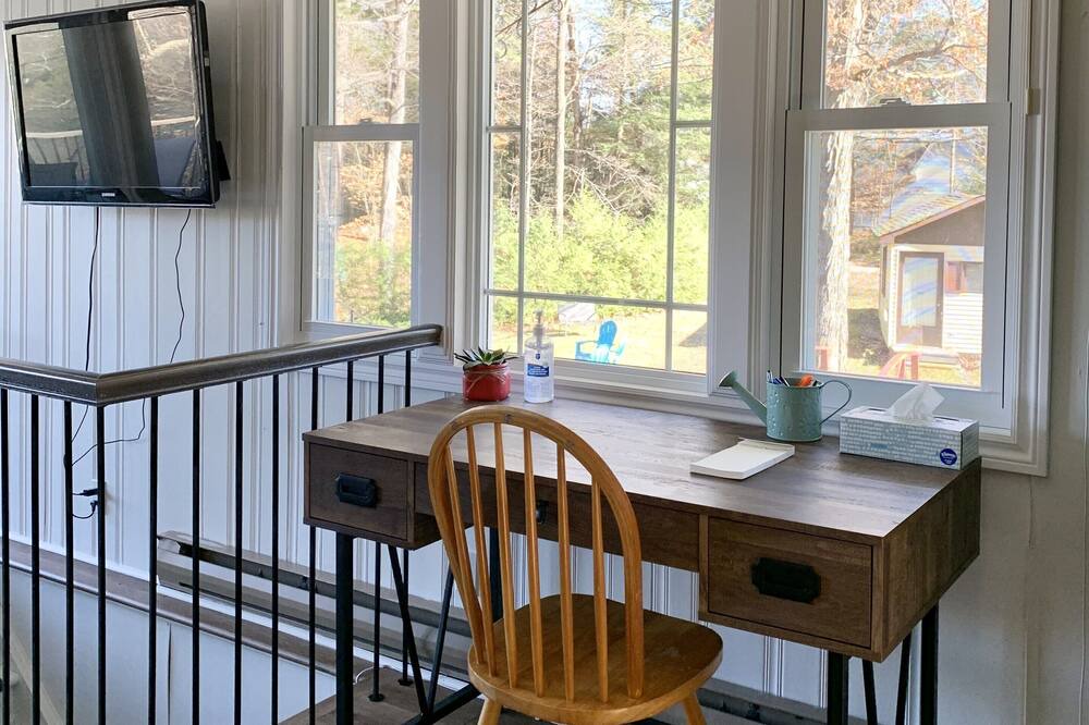 Photo of Bedroom in Les Collines-de-l'Outaouais Regional County Municipality