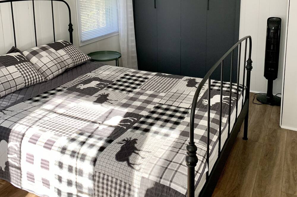 Photo of Bedroom in Les Collines-de-l'Outaouais Regional County Municipality