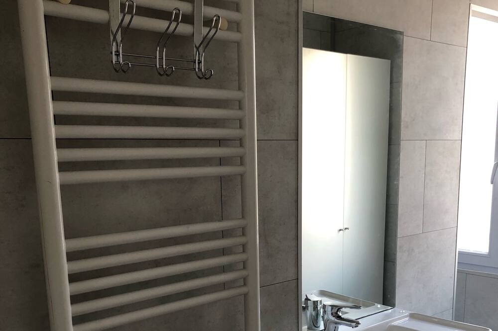 Photo of Bathroom in Saint-Martin-du-Littoral