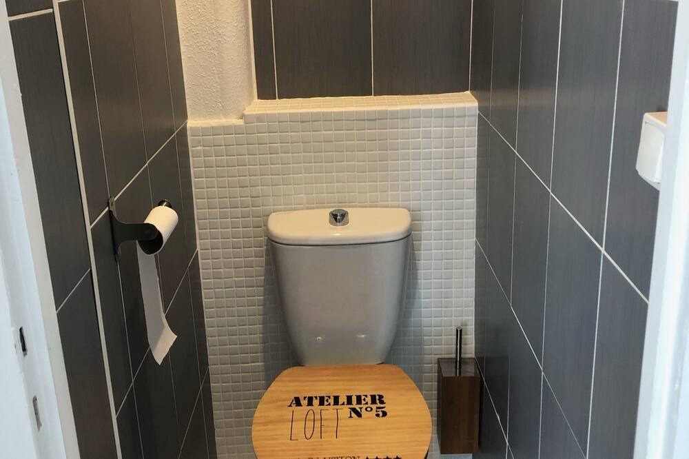 Photo of Bathroom in Saint-Martin-du-Littoral