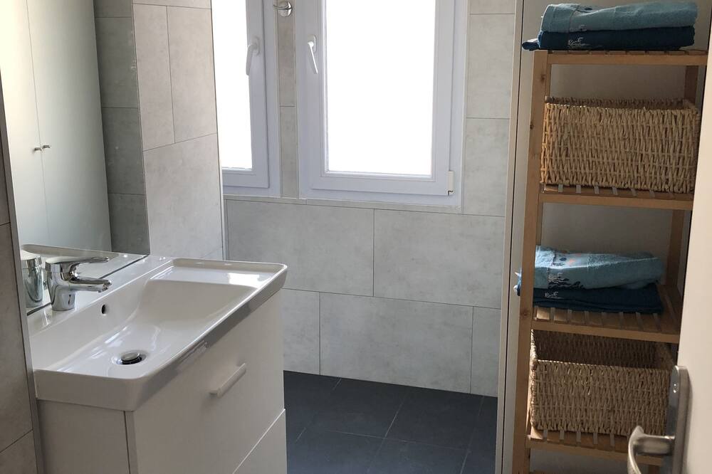 Photo of Bathroom in Saint-Martin-du-Littoral