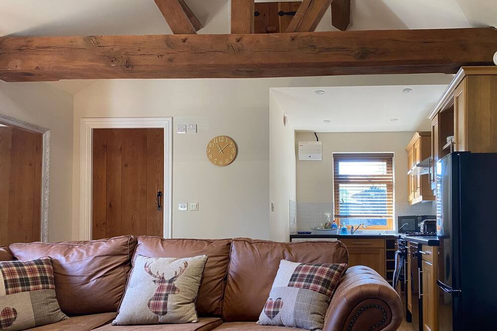 Photo of Livingroom in Dial Post