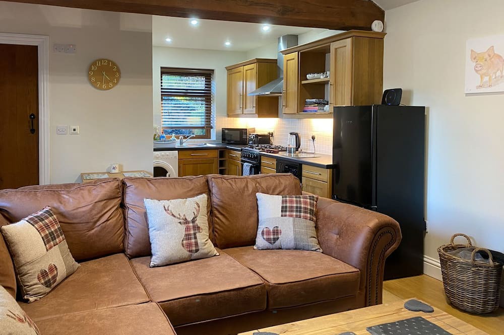 Photo of Livingroom in Dial Post