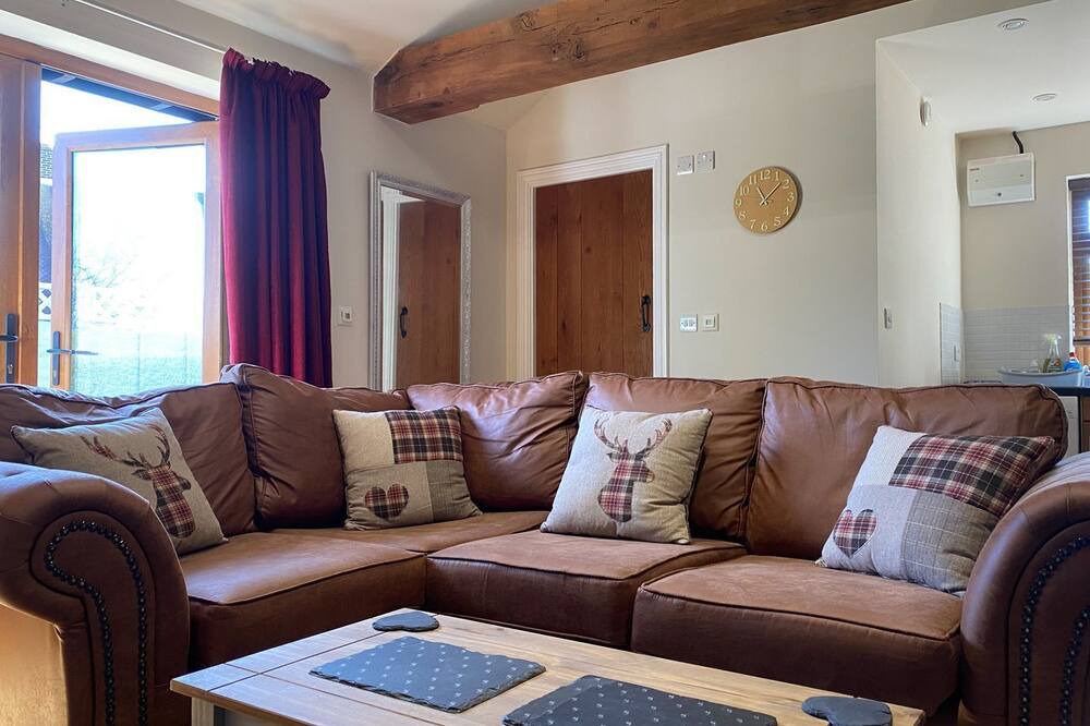 Photo of Livingroom in Dial Post