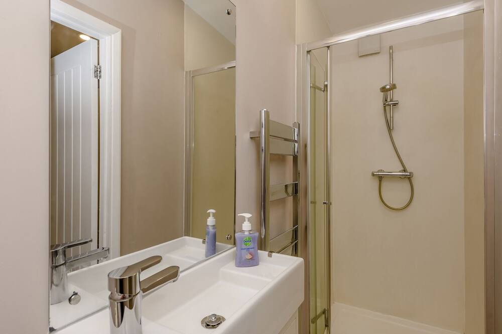 Photo of Bathroom in Abbess Roding