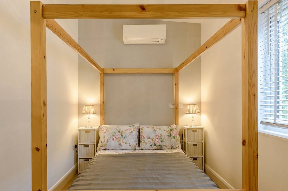 Photo of Bedroom in Abbess Roding