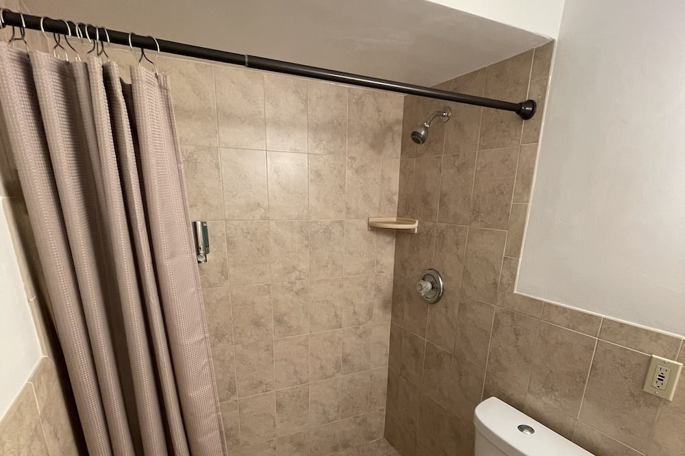 Photo of Bathroom in Croissant Park