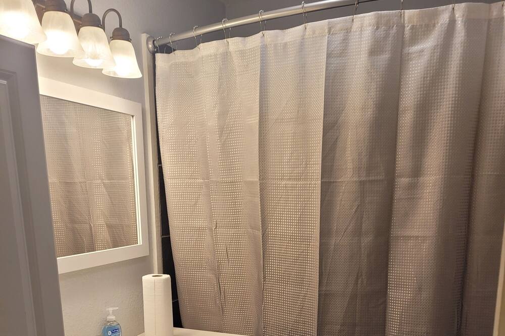 Photo of Bathroom in Glenwood