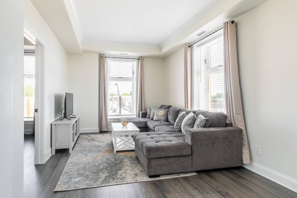 Photo of Livingroom in Smiths Falls