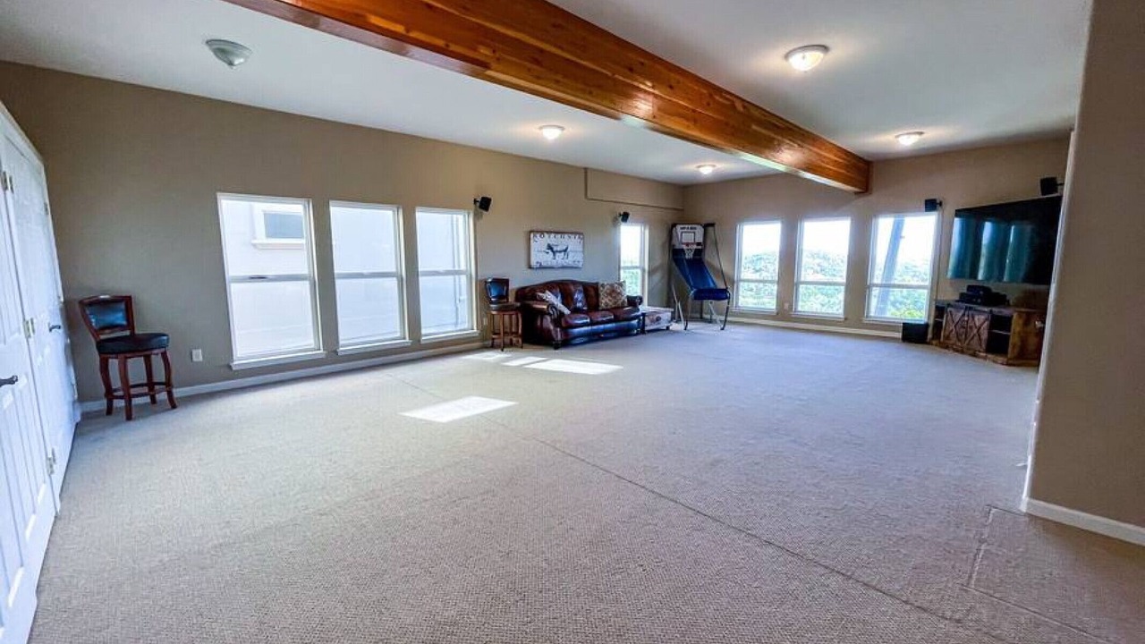 Photo of Livingroom in Auburn